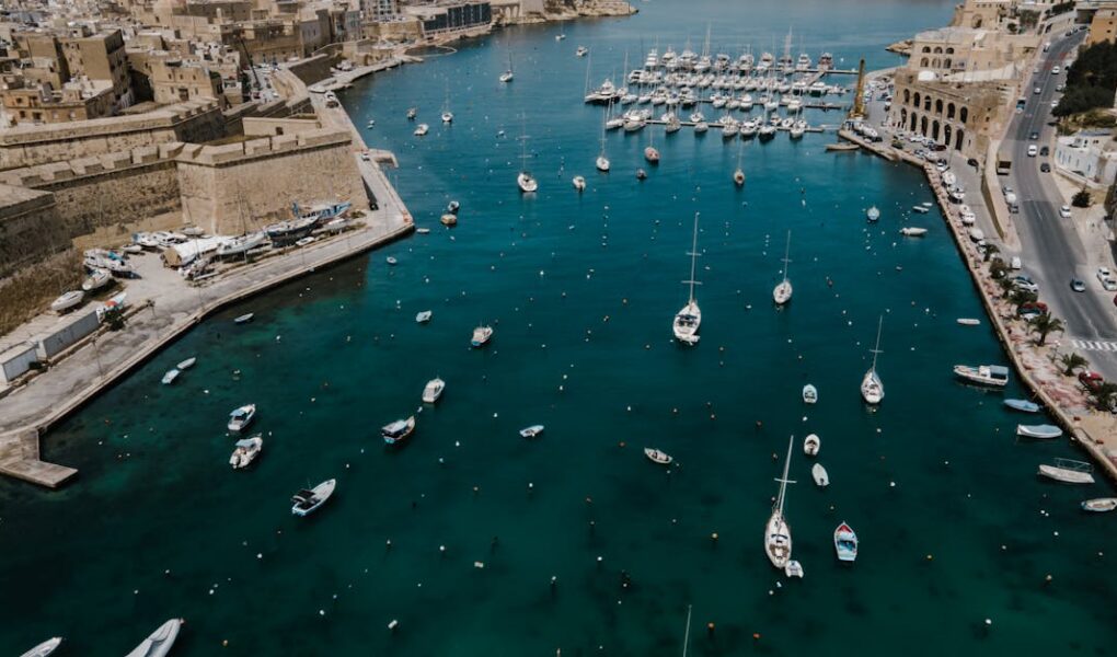 découvrez le centre nautique jacques brel, un espace dédié aux passionnés de voile et d'activités aquatiques. profitez de cours pour tous les niveaux, de location de matériel et d'événements uniques au bord de l'eau. vivez des moments inoubliables au cœur de la nature!