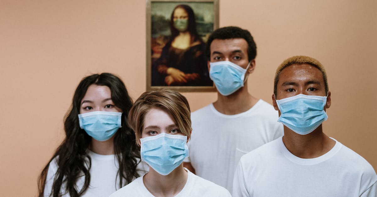 découvrez le louvre, le musée le plus célèbre au monde, abritant des chefs-d'œuvre incontestés tels que la mona lisa et la vénus de milo. explorez son incroyable patrimoine artistique et plongez dans des siècles d'histoire à travers ses vastes collections.
