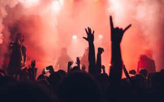 découvrez le monde fascinant des artistes : leur créativité, leurs œuvres inspirantes et l'impact de leur art sur notre société. plongez dans l'univers des peintres, musiciens, sculpteurs et créateurs innovants.
