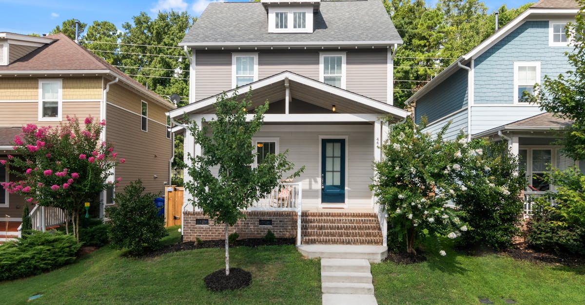 découvrez cette maison charmante, un véritable havre de paix, alliant confort moderne et authenticité. parfaite pour une escapade ou une vie tranquille, elle vous séduira par son ambiance chaleureuse et ses espaces accueillants.