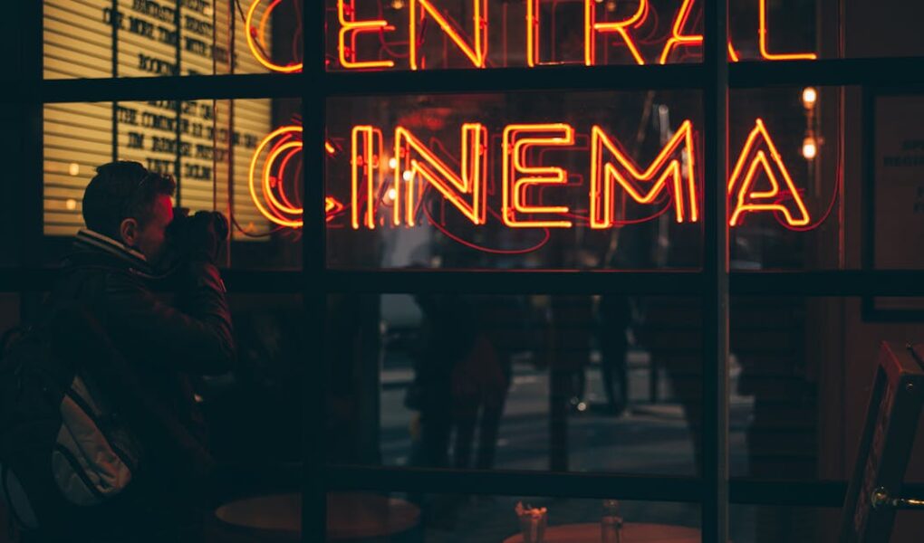 découvrez l'univers fascinant du cinéma : des critiques de films récents, des analyses des classiques, des interviews de réalisateurs et d'acteurs, ainsi que des actualités sur l'industrie cinématographique. plongez dans la magie du grand écran et trouvez votre prochaine séance !