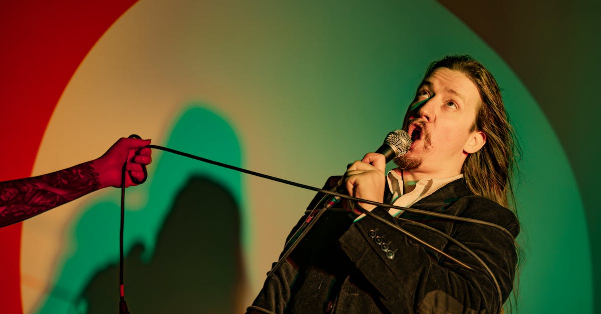 découvrez une sélection captivante de concerts, allant des artistes émergents aux légendes de la musique. ne manquez pas l'occasion de vivre des performances live inoubliables qui enflammeront vos soirées !