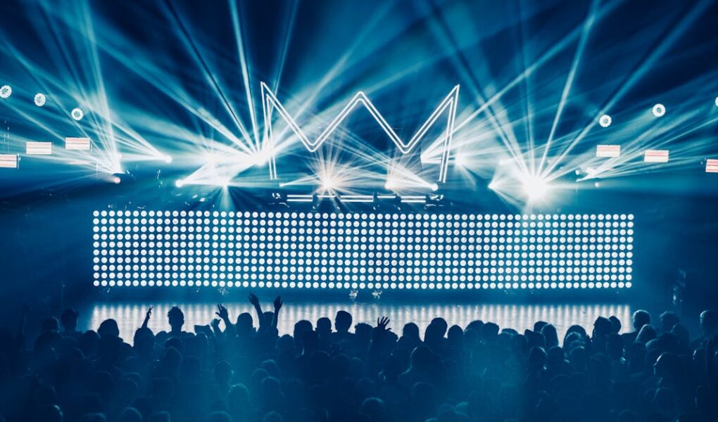 découvrez des concerts inoubliables avec des artistes renommés et émergents. vivez des expériences musicales uniques dans des lieux enchanteurs, des festivals vibrants aux scènes locales. réservez vos billets dès maintenant et plongez dans l'univers de la musique en direct.