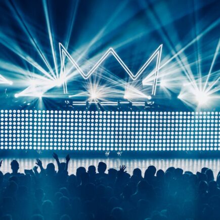 découvrez des concerts inoubliables avec des artistes renommés et émergents. vivez des expériences musicales uniques dans des lieux enchanteurs, des festivals vibrants aux scènes locales. réservez vos billets dès maintenant et plongez dans l'univers de la musique en direct.
