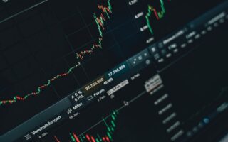 découvrez les indicateurs économiques essentiels qui influencent la santé d'une économie. analysez les tendances, les statistiques clés et les prévisions pour mieux comprendre les dynamiques économiques et prendre des décisions informées.