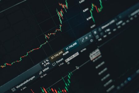 découvrez les indicateurs économiques essentiels qui influencent la santé d'une économie. analysez les tendances, les statistiques clés et les prévisions pour mieux comprendre les dynamiques économiques et prendre des décisions informées.