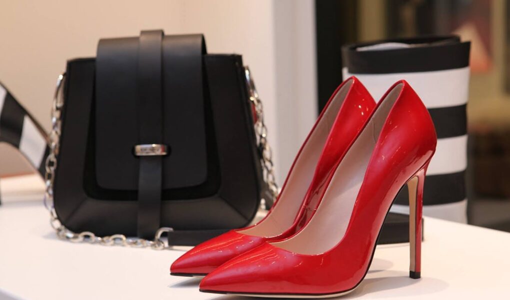 découvrez les dernières tendances de la mode, des conseils de style et des inspirations pour rehausser votre garde-robe. restez à la pointe de la fashion avec nos articles et suggestions uniques.