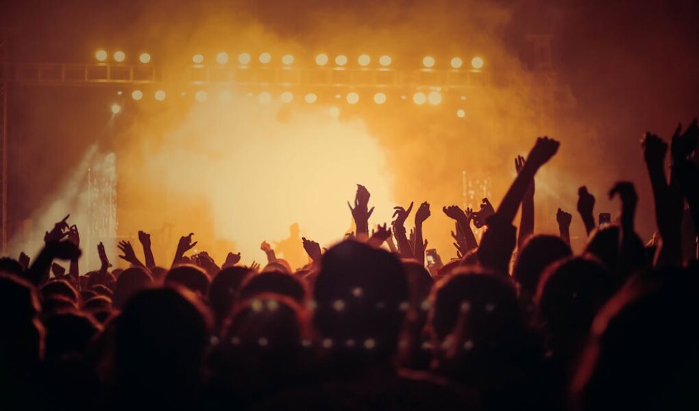 découvrez l'univers captivant des festivals ! que vous soyez amateur de musique, d'art, de gastronomie ou de culture, explorez les événements incontournables de la saison qui célèbrent la diversité et la créativité. plongez dans une expérience unique et festive !