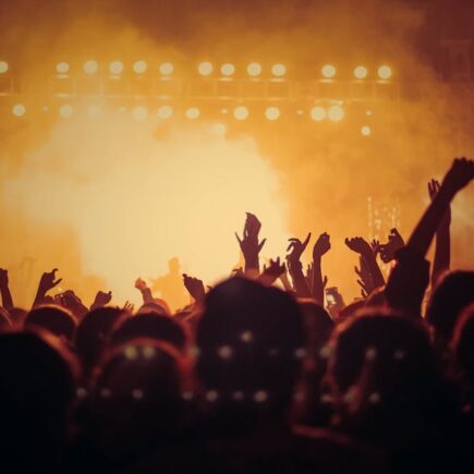 découvrez l'univers captivant des festivals ! que vous soyez amateur de musique, d'art, de gastronomie ou de culture, explorez les événements incontournables de la saison qui célèbrent la diversité et la créativité. plongez dans une expérience unique et festive !