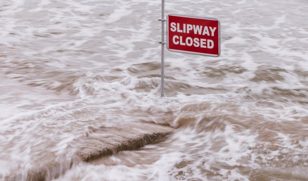 restez informé des alertes aux inondations dans votre région. découvrez comment vous préparer et protéger votre domicile face aux risques d'inondation, tout en recevant des conseils pratiques et des mises à jour pertinentes.