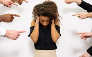 découvrez les différentes dimensions de l'insécurité, ses causes profondes et son impact sur nos vies quotidiennes. explorez des solutions et des ressources pour mieux gérer cette réalité préoccupante.