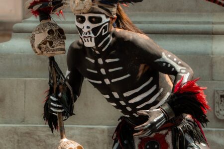 découvrez l'univers fascinant des légendes, où mythe et réalité se rencontrent. explorez des histoires captivantes, des héros oubliés et des créatures mystiques qui ont marqué notre culture à travers les âges. plongez dans des récits mystérieux et inspirants qui alimentent notre imagination.