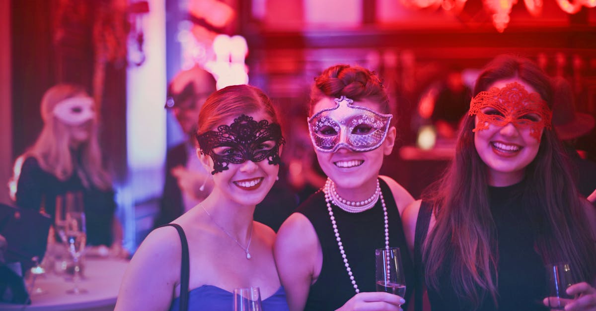 découvrez l'effervescence de la vie nocturne avec nos recommandations des meilleurs bars, clubs et événements à ne pas manquer. plongez dans une ambiance électrisante et vivez des soirées inoubliables dans votre ville.