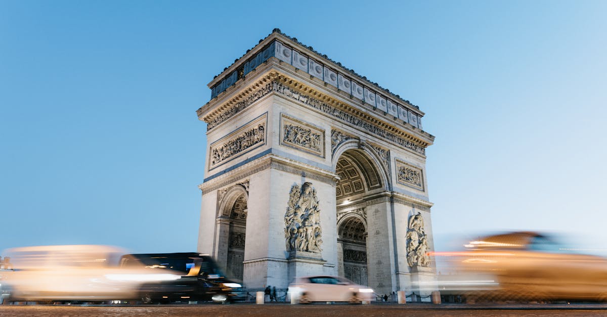 découvrez l'univers fascinant des bouquinistes parisiens, où chaque coin de rue dévoile des trésors littéraires et des histoires d'antan. plongez dans la culture du livre à paris et explorez les librairies emblématiques qui font le charme de la capitale.
