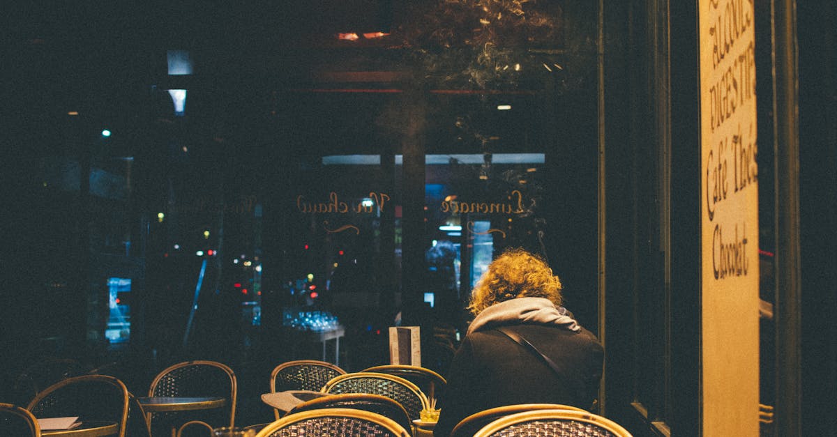 découvrez l'ambiance unique des cafés parisiens, où chaque tasse de café raconte une histoire. explorez l'élégance des terrasses, le parfum du café fraîchement moulu et la culture vibrante qui fait de paris un véritable paradis pour les amateurs de café.
