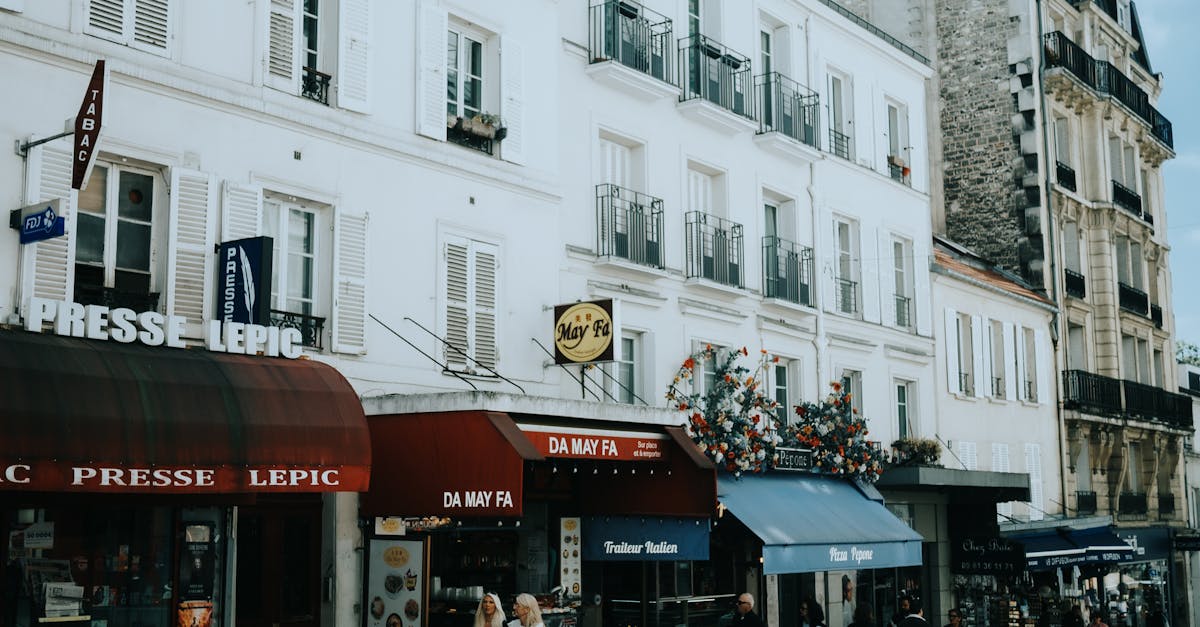 découvrez les traditions parisiennes qui font le charme de la capitale française. plongez dans l'histoire, la gastronomie et les coutumes uniques qui définissent paris et enrichissent son héritage culturel.