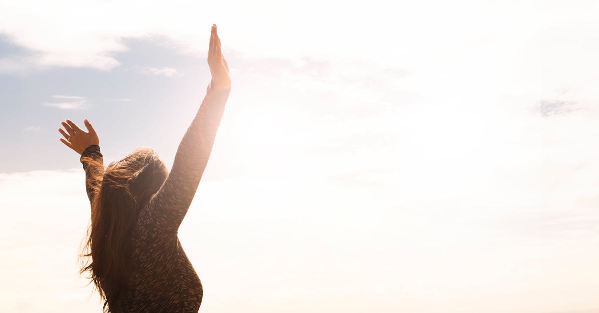découvrez les bienfaits de la relaxation pour votre corps et votre esprit. apprenez des techniques efficaces pour réduire le stress, améliorer votre bien-être et favoriser un état de tranquillité. plongez dans un univers de sérénité et reprenez le contrôle de votre vie grâce à des exercices simples et accessibles.