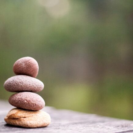 découvrez l'art de la relaxation avec nos conseils et techniques pour apaiser votre esprit et revitaliser votre corps. explorez des méthodes simples et efficaces pour réduire le stress et atteindre un état de bien-être profond.