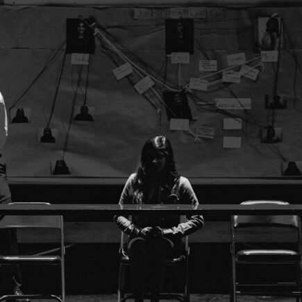 découvrez l'univers intrigant de 'suspect', un récit captivant qui plonge au cœur des mystères et des tensions. suivez les enquêtes palpitantes et les retournements de situation qui tiennent en haleine. idéal pour les amateurs de thrillers et de suspense.