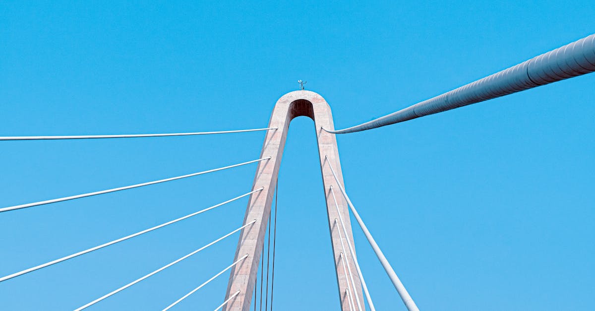 découvrez l'élégance et l'ingénierie des ponts suspendus, des réalisations emblématiques qui allient esthétique et fonctionnalité. explorez leur conception, leur histoire et leur impact sur les infrastructures modernes.