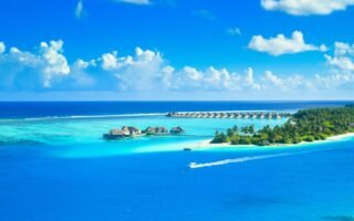 découvrez le monde du tourisme : explorez des destinations inoubliables, vivez des aventures uniques et plongez dans des cultures fascinantes. que vous soyez passionné de nature, d'histoire ou de gastronomie, le tourisme vous offre une multitude d'opportunités pour élargir vos horizons et créer des souvenirs mémorables.