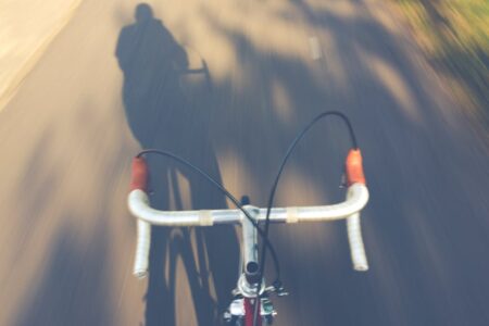 découvrez les plus beaux itinéraires à vélo, des conseils pratiques et des cartes pour profiter pleinement de vos balades à vélo, que vous soyez débutant ou cycliste expérimenté.