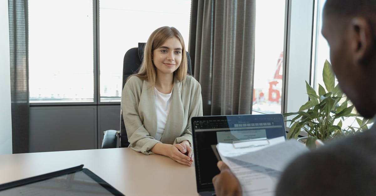 découvrez nos conseils pratiques et ressources pour accompagner les candidats dans leur recherche d'emploi, la préparation aux entretiens et le développement de leur carrière.