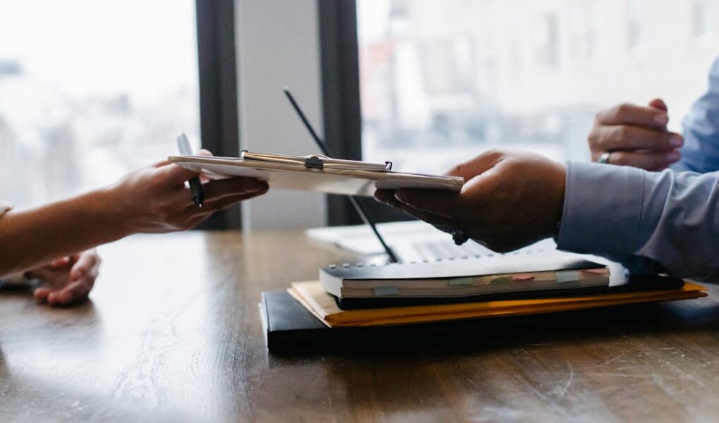 découvrez nos conseils, astuces et ressources pour les candidats souhaitant réussir leurs démarches, leur recherche d'emploi ou préparer un entretien avec succès.
