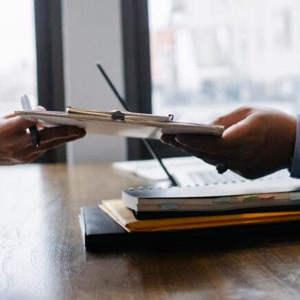 découvrez nos conseils, astuces et ressources pour les candidats souhaitant réussir leurs démarches, leur recherche d'emploi ou préparer un entretien avec succès.