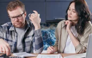 découvrez tout ce qu'il faut savoir sur le coût de la vie : comparaisons entre pays, conseils pratiques pour économiser et astuces pour gérer votre budget au quotidien.