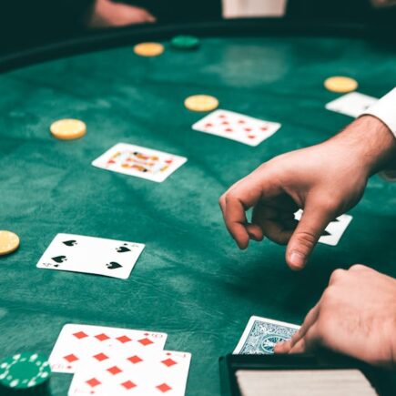découvrez le métier de dealer : rôle, responsabilités, risques et cadre légal en france. informez-vous sur la réalité de cette profession souvent entourée de mystère et de préjugés.