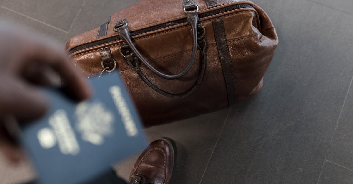 découvrez le sens, les différentes utilisations et l'importance du terme 'departure'. apprenez comment employer ce mot en anglais et explorez ses exemples dans divers contextes.