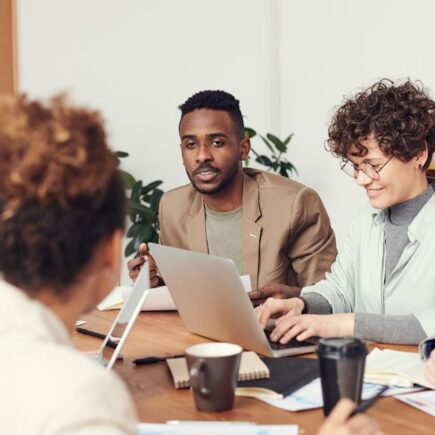 découvrez la diversité: définition, enjeux, inclusion, avantages en entreprise, exemples concrets et bonnes pratiques pour promouvoir l’équité.