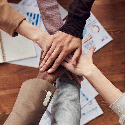 découvrez l'importance de la diversité dans notre société. explorez comment la diversité culturelle, ethnique et sociale enrichit nos vies, favorise l'inclusion et stimule l'innovation. apprenez à célébrer les différences et à créer un environnement harmonieux et respectueux pour tous.
