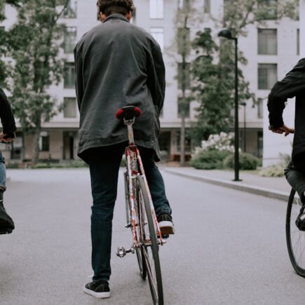 découvrez des solutions de transport écoresponsables qui réduisent l'empreinte carbone et favorisent un avenir durable. optez pour des modes de transport respectueux de l'environnement et contribuez à la protection de notre planète.