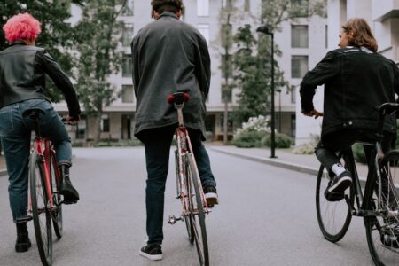découvrez des solutions de transport écoresponsables qui réduisent l'empreinte carbone et favorisent un avenir durable. optez pour des modes de transport respectueux de l'environnement et contribuez à la protection de notre planète.