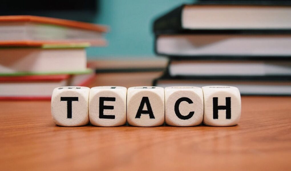 découvrez comment un éducateur joue un rôle clé dans l'apprentissage et le développement des élèves, en inspirant et en guidant chaque individu vers son plein potentiel. apprenez-en plus sur les techniques pédagogiques, l'importance de l'éducation inclusive, et comment les éducateurs façonnent l'avenir de la société.