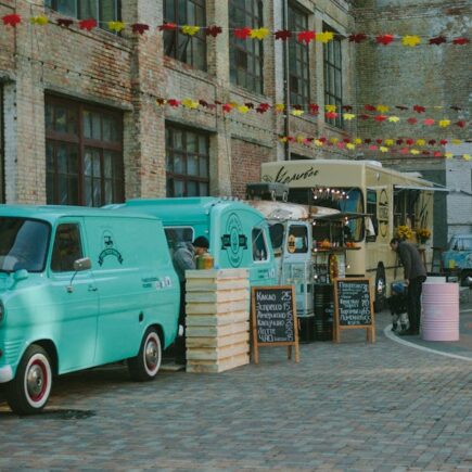 découvrez l'univers des food trucks, où des chefs passionnés vous proposent des plats savoureux issus de cuisines du monde entier. profitez de la street food à son meilleur avec une variété de menus qui raviront vos papilles. suivez nos actualités et trouvez les meilleurs food trucks près de chez vous!