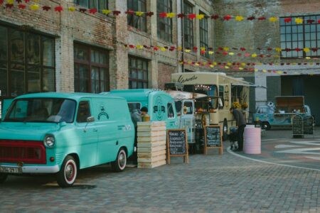 découvrez l'univers des food trucks, où des chefs passionnés vous proposent des plats savoureux issus de cuisines du monde entier. profitez de la street food à son meilleur avec une variété de menus qui raviront vos papilles. suivez nos actualités et trouvez les meilleurs food trucks près de chez vous!