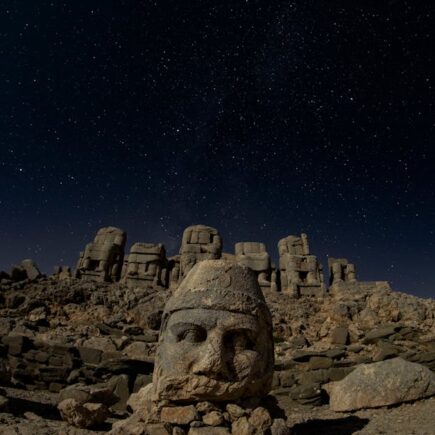 découvrez les monuments historiques incontournables, témoins du passé et du patrimoine culturel. explorez leur histoire, leur architecture et leur importance à travers les siècles.