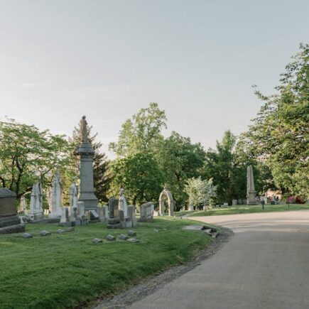 découvrez les monuments historiques qui racontent l'histoire de notre patrimoine. explorez les sites emblématiques, des châteaux majestueux aux ruines antiques, et plongez dans le passé fascinant de notre civilisation.