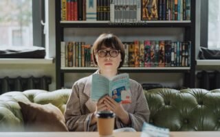 découvrez l'univers des cafés littéraires : des lieux inspirants où littérature et convivialité se rencontrent pour partager lectures, débats et moments culturels uniques.