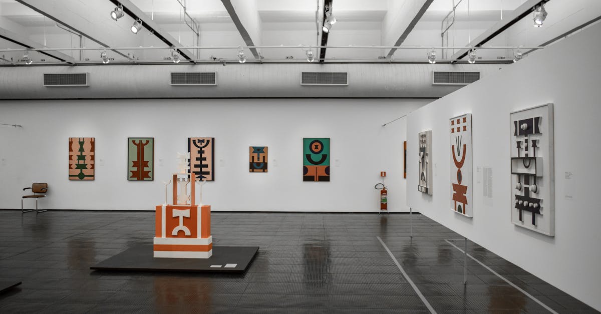 découvrez des collections d'art moderne uniques, mettant en avant des œuvres innovantes de différents artistes contemporains. plongez dans l'univers de l'art moderne et explorez des créations inspirantes à travers nos sélections.
