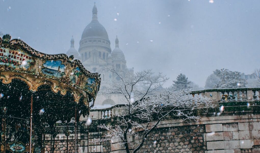 découvrez l'ambiance bohème de montmartre, un quartier emblématique de paris où l'art, l'histoire et la culture se rencontrent. explorez ses charmantes rues pavées, visitez la célèbre basilique du sacré-cœur et laissez-vous inspirer par la magie de ce lieu unique.