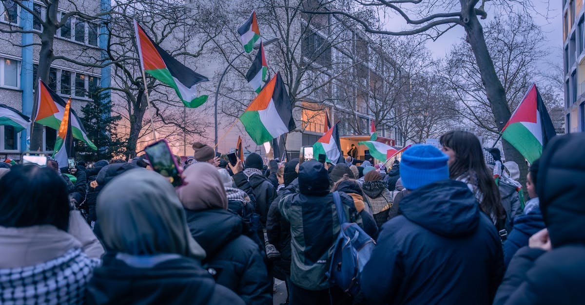 découvrez le soutien aux palestiniens à travers des initiatives humanitaires, des campagnes de sensibilisation et des projets de développement visant à améliorer la vie des populations et à promouvoir la paix dans la région.