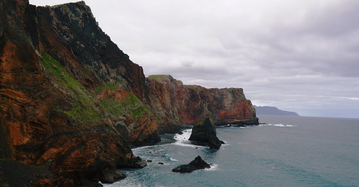 découvrez des panoramas époustouflants à travers des paysages naturels et urbains, pour une invitation au voyage et à la contemplation.