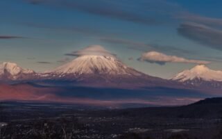 découvrez des panoramas à couper le souffle, explorez des vues spectaculaires et laissez-vous inspirer par la beauté de paysages uniques à travers le monde.