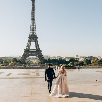 découvrez paris, la ville lumière : monuments emblématiques, gastronomie raffinée, musées incontournables et ambiance unique. explorez l’élégance et la richesse culturelle de la capitale française.