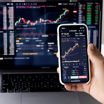 découvrez l'univers fascinant de la bourse de paris, son histoire, son fonctionnement et les clés pour investir avec succès sur le marché financier français. informez-vous sur les dernières tendances et les opportunités d'investissement à la paris stock exchange.