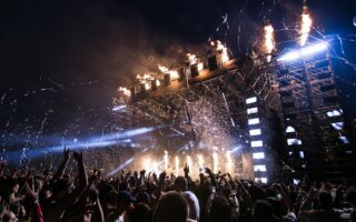 rejoignez-nous pour une fête inoubliable ! ambiance festive, musique entraînante et moments de convivialité au programme. préparez-vous à danser, rire et créer des souvenirs mémorables lors de cette soirée exceptionnelle.